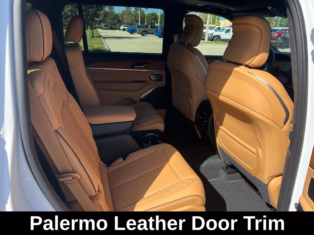 Used 2023 Jeep Grand Cherokee L Summit AWD/4WD image 15