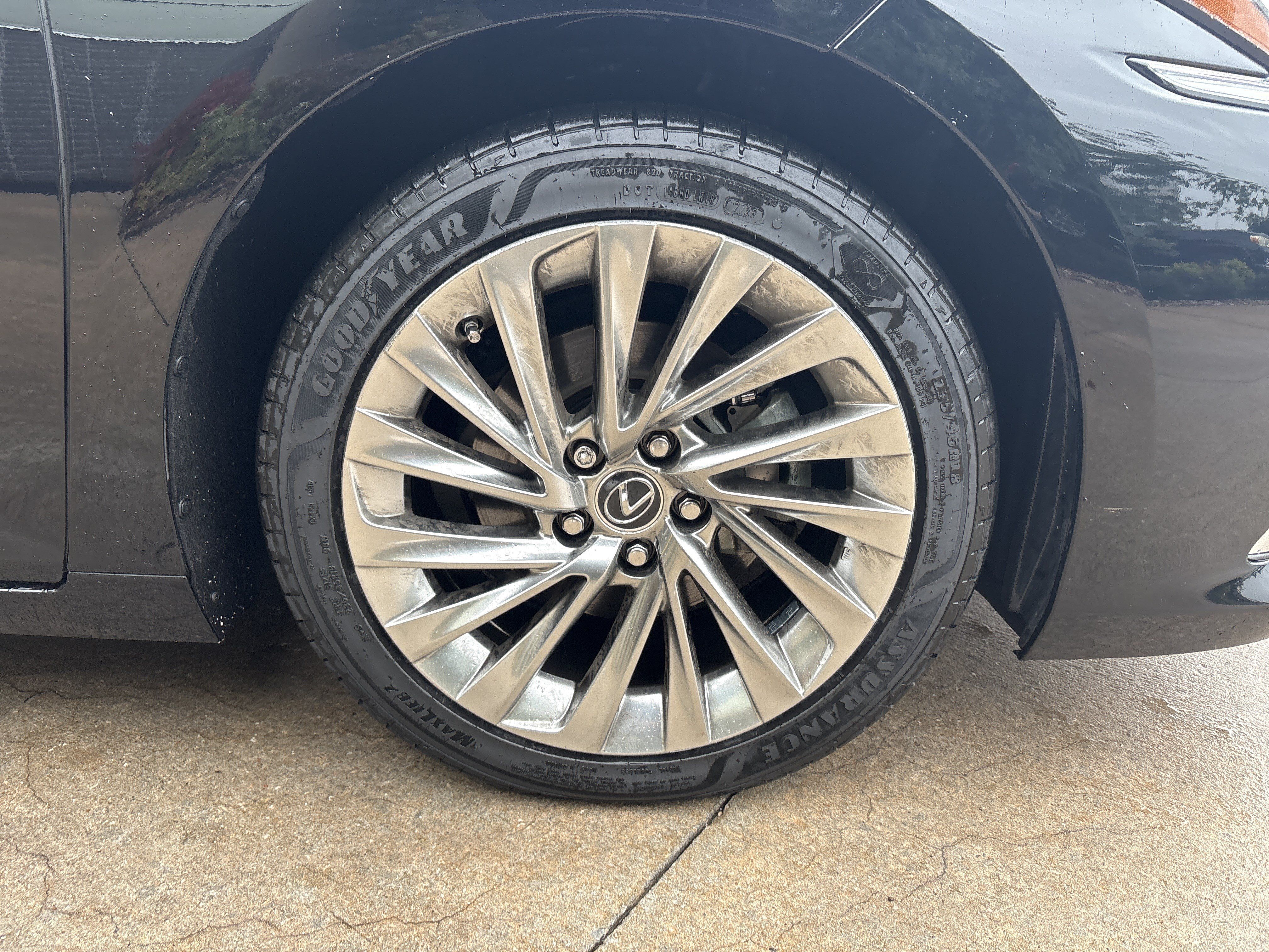 Used 2023 Lexus ES 350 w/ Accessory Package (Z2) FWD image 32