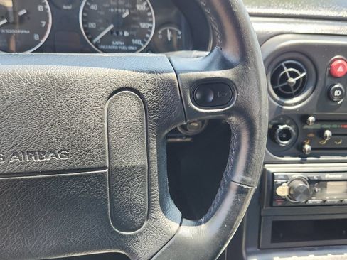 Used 1993 MAZDA MX-5 Miata Limited Edition RWD image 32