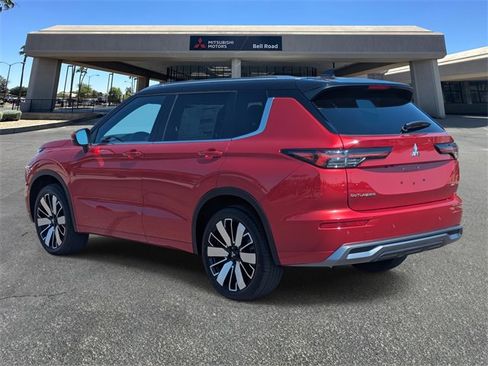 New 2025 Mitsubishi Outlander SEL image 2