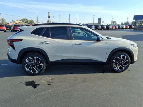 New 2026 Chevrolet Trax RS w/ Sunroof Package image 7