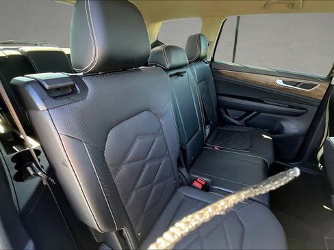 Used 2024 Volkswagen Atlas SE FWD image 24