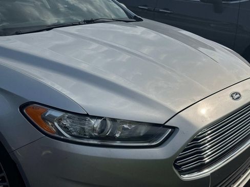 Used 2016 Ford Fusion SE w/ Equipment Group 202A FWD image 3
