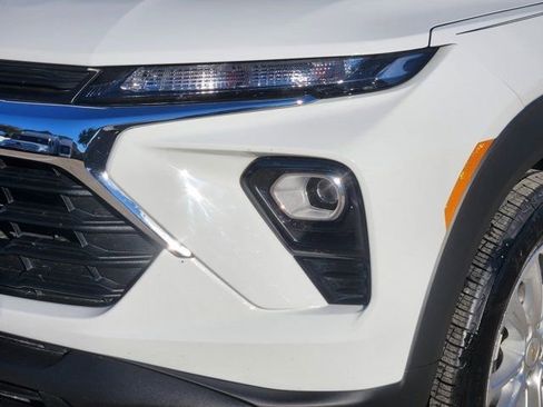 Used 2025 Chevrolet TrailBlazer LS w/ LS Convenience Package image 16