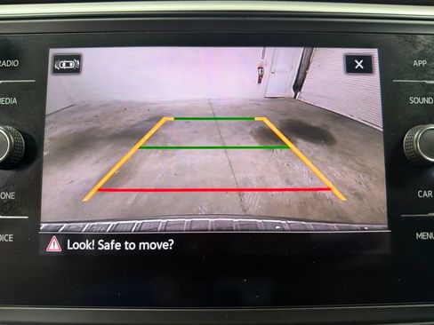 Used 2021 Volkswagen Atlas SE w/ Towing Package FWD image 26