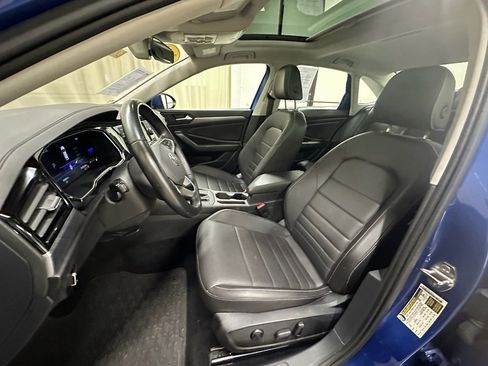 Used 2023 Volkswagen Jetta SE image 27