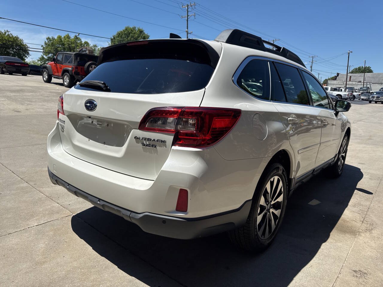 Used 2017 Subaru Outback 3.6R Limited AWD/4WD image 5