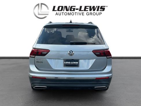 Used 2020 Volkswagen Tiguan SE w/ Panoramic Sunroof Package FWD image 5