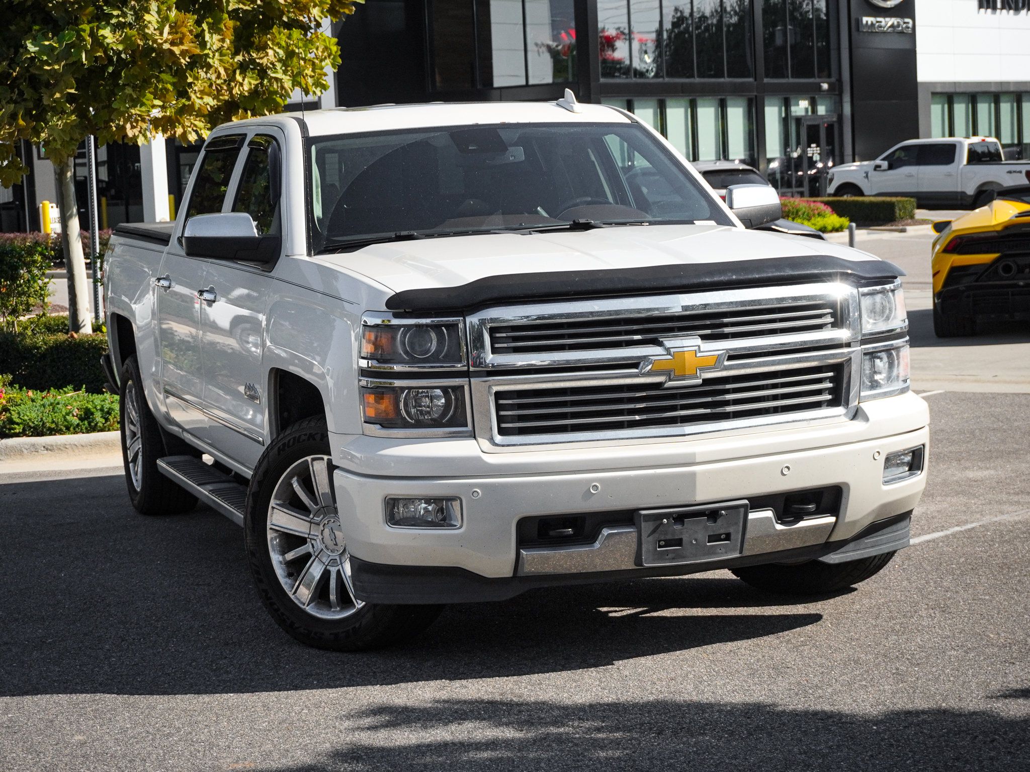 Used 2015 Chevrolet Silverado 1500 High Country w/ High Country Premium Package AWD/4WD image 2