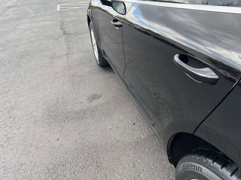 Used 2017 Porsche Macan S image 22