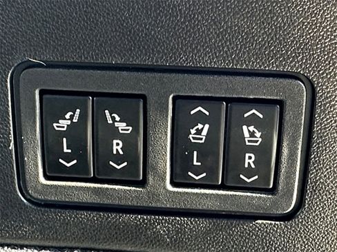 Used 2024 Cadillac XT6 Sport image 30