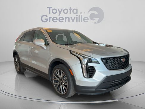 Used 2021 Cadillac XT4 Luxury w/ Cold Weather Package FWD image 8