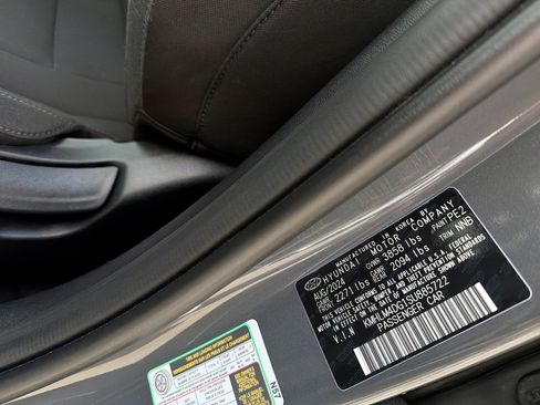 Certified 2025 Hyundai Elantra Sport FWD image 29