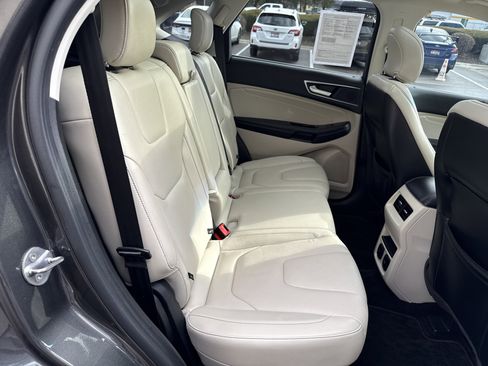 Used 2018 Ford Edge Titanium w/ Technology Package image 19