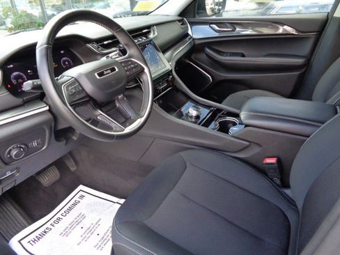 Used 2021 Jeep Grand Cherokee L Laredo w/ Luxury Tech Group I image 10