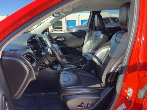 Used 2021 Jeep Cherokee Trailhawk image 13