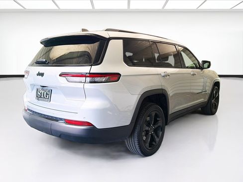 Used 2024 Jeep Grand Cherokee L Altitude RWD image 4