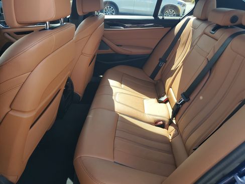 Used 2023 BMW M550i xDrive image 11