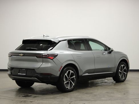 Used 2025 Chevrolet Equinox EV LT w/ Convenience Package image 8