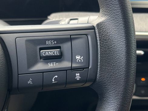 Used 2025 Nissan Kicks SV FWD image 27