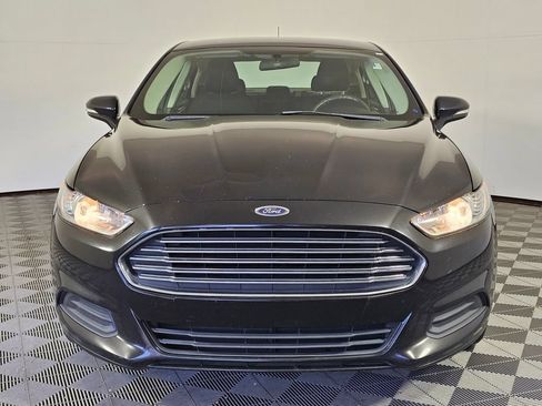 Used 2016 Ford Fusion SE FWD image 2