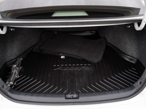 Used 2017 Honda Accord EX-L image 14