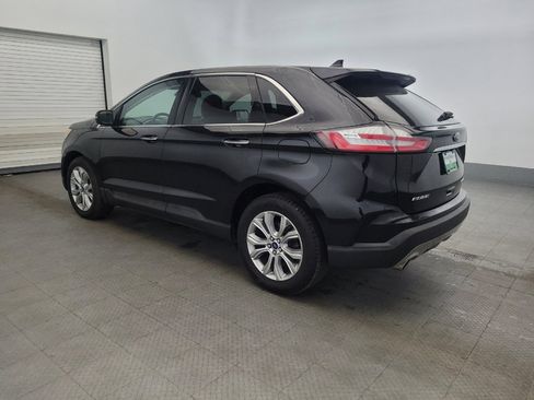 Used 2019 Ford Edge Titanium w/ Cold Weather Package AWD/4WD image 3