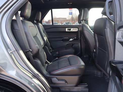 Used 2023 Ford Explorer ST-Line w/ Class IV Trailer Tow Package image 13