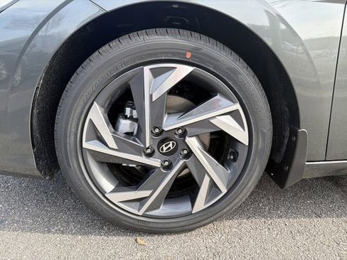 New 2026 Hyundai Elantra Limited image 11