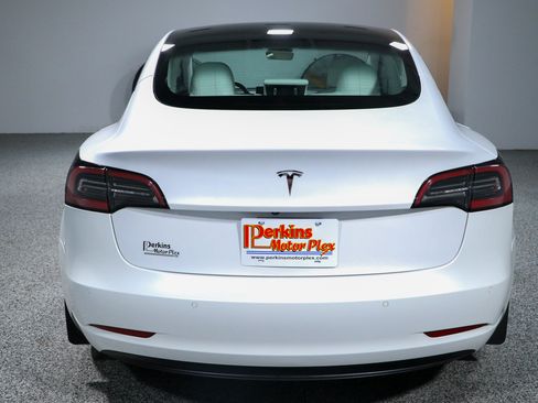 Used 2021 Tesla Model 3 Standard Range Plus RWD image 8