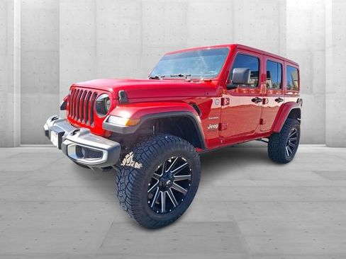 Used 2019 Jeep Wrangler Unlimited Sahara w/ Uconnect 4C Nav & Sound Group AWD/4WD image 3