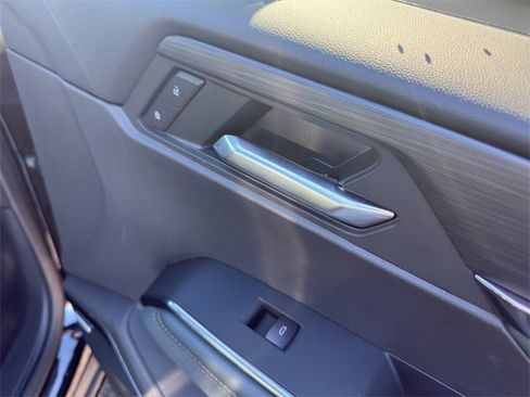 Used 2025 GMC Acadia AT4 image 16