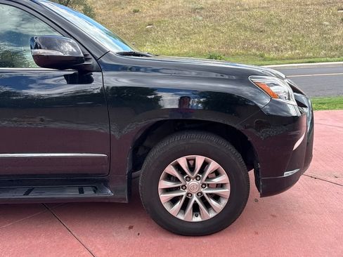 Used 2019 Lexus GX 460 Premium w/ Premium Package AWD/4WD image 36