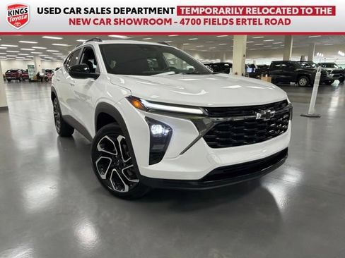 Used 2025 Chevrolet Trax RS w/ Driver Confidence Package FWD image 1