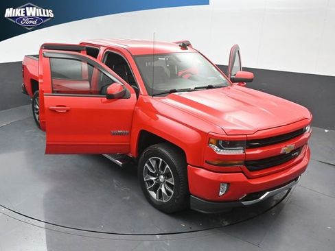 Used 2019 Chevrolet Silverado 1500 LT w/ Texas Edition AWD/4WD image 25