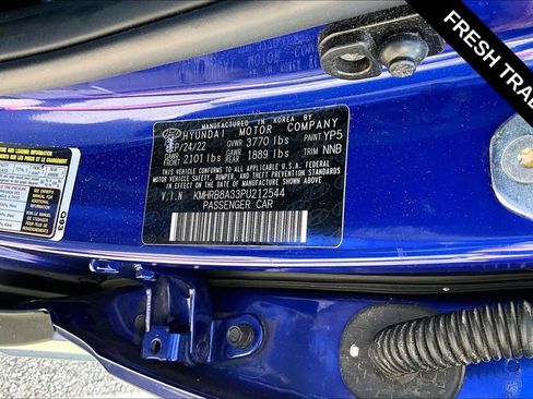 Used 2023 Hyundai Venue SE FWD image 17