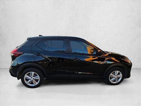 Used 2023 Nissan Kicks S image 4
