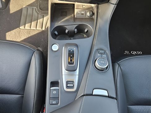 Used 2023 INFINITI QX50 Luxe FWD image 16