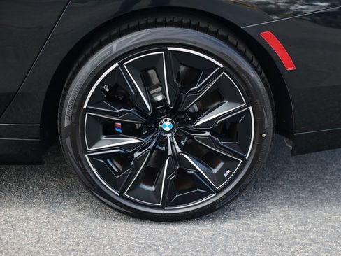 Used 2023 BMW 760i xDrive AWD/4WD image 10