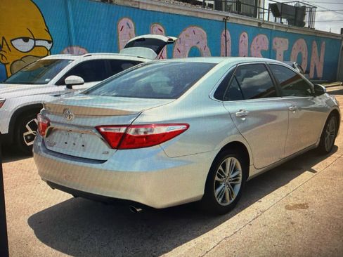 Used 2016 Toyota Camry SE FWD image 8