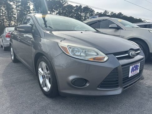 Used 2014 Ford Focus SE image 1