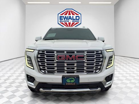 Certified 2026 GMC Yukon XL Denali w/ Sun & Power Step Package AWD/4WD image 7