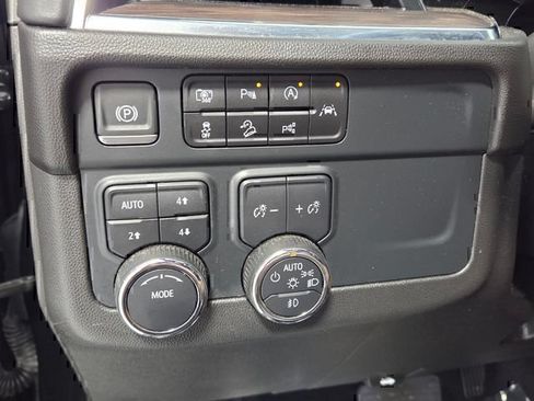 Used 2025 Chevrolet Tahoe Z71 AWD/4WD image 28