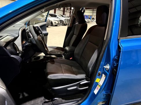 Used 2016 Toyota RAV4 LE FWD image 14