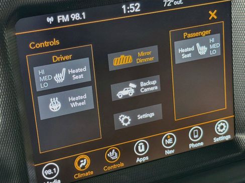 Used 2022 Jeep Wrangler Unlimited Sahara AWD/4WD image 25