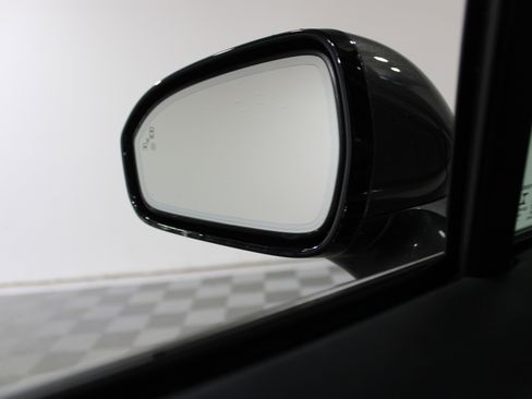 Used 2017 Ford Fusion Titanium FWD image 18