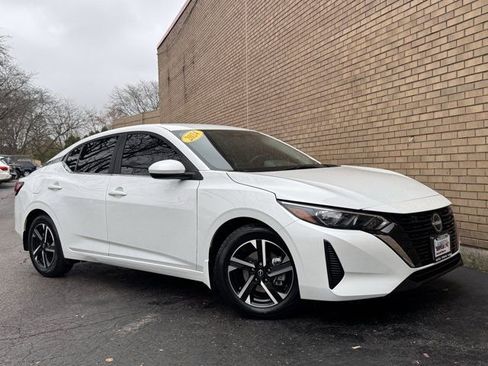 Used 2024 Nissan Sentra SV image 2