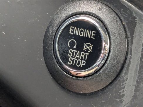 Used 2015 Ford Escape Titanium image 31