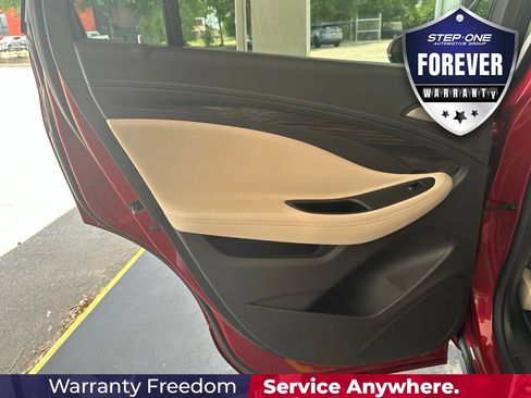 Used 2019 Buick Envision Essence FWD image 28