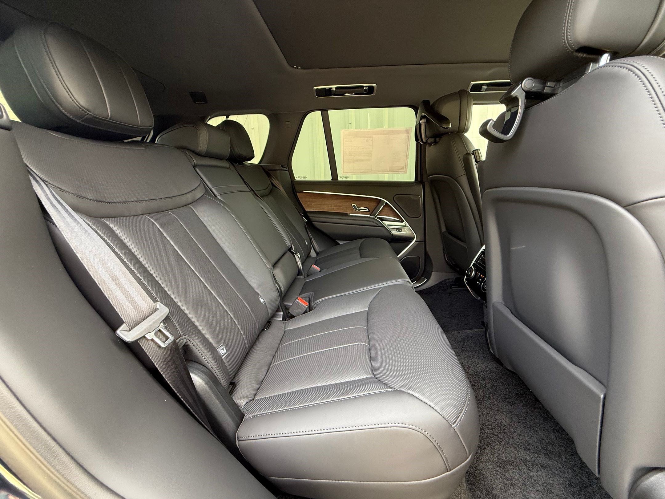 New 2026 Land Rover Range Rover SE AWD/4WD image 32